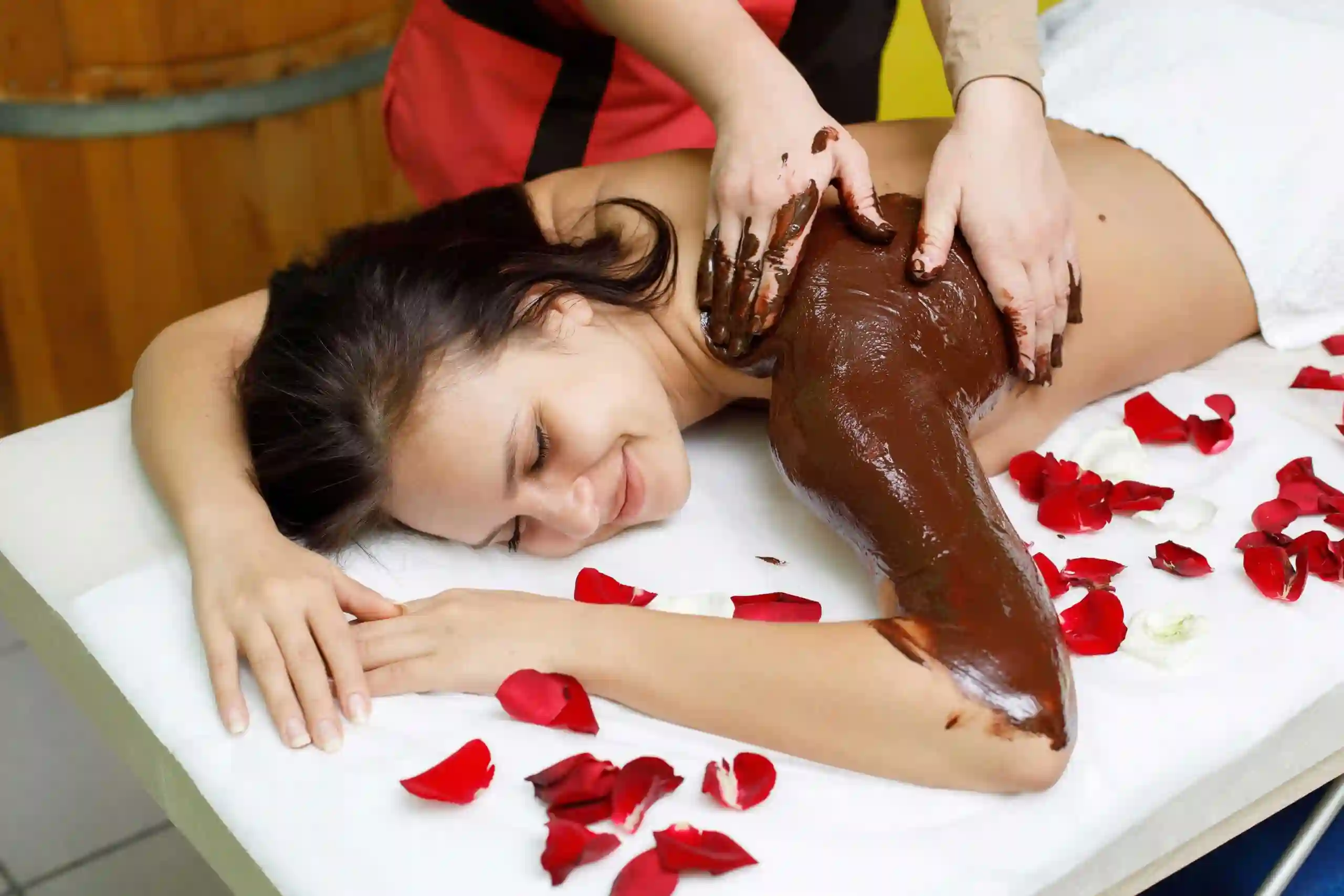 chocolate-scrub-massage-in-river-day-spa